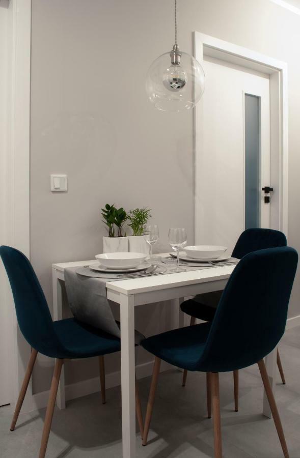 Navyblue Apartment Cracow Free Parking Tv Cracóvia Exterior foto